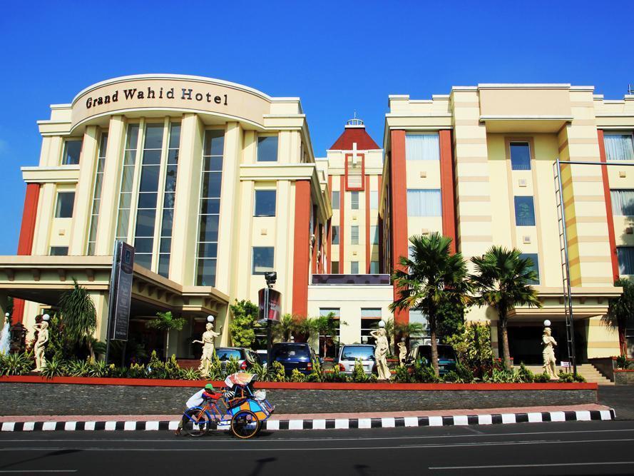 Grand Wahid Hotel Salatiga Exterior foto